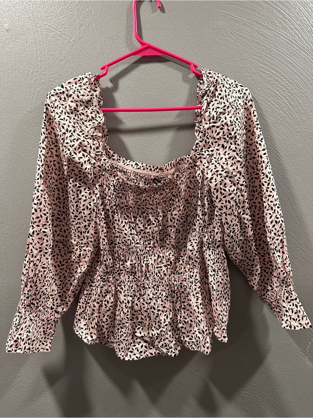 Who What Wear Pink Smocked Peasant Blouse with Black Leaf Print